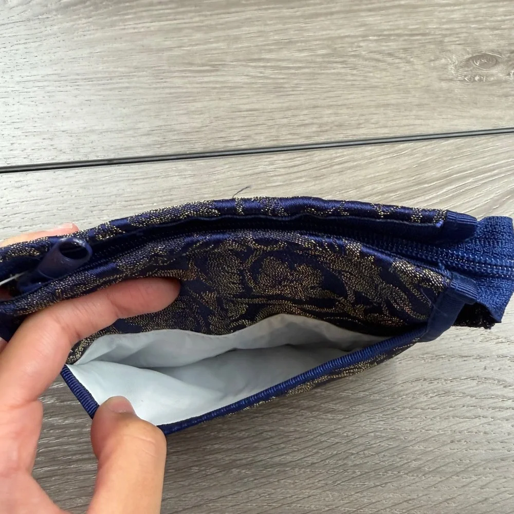 Oscar de la Renta Womens Cosmetic Bag Brocade Floral Blue Gold OS